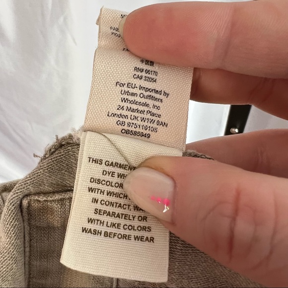 Free People Beige Colored Frayed Hem Denim Shorts, size 6 - Picture 3 of 9